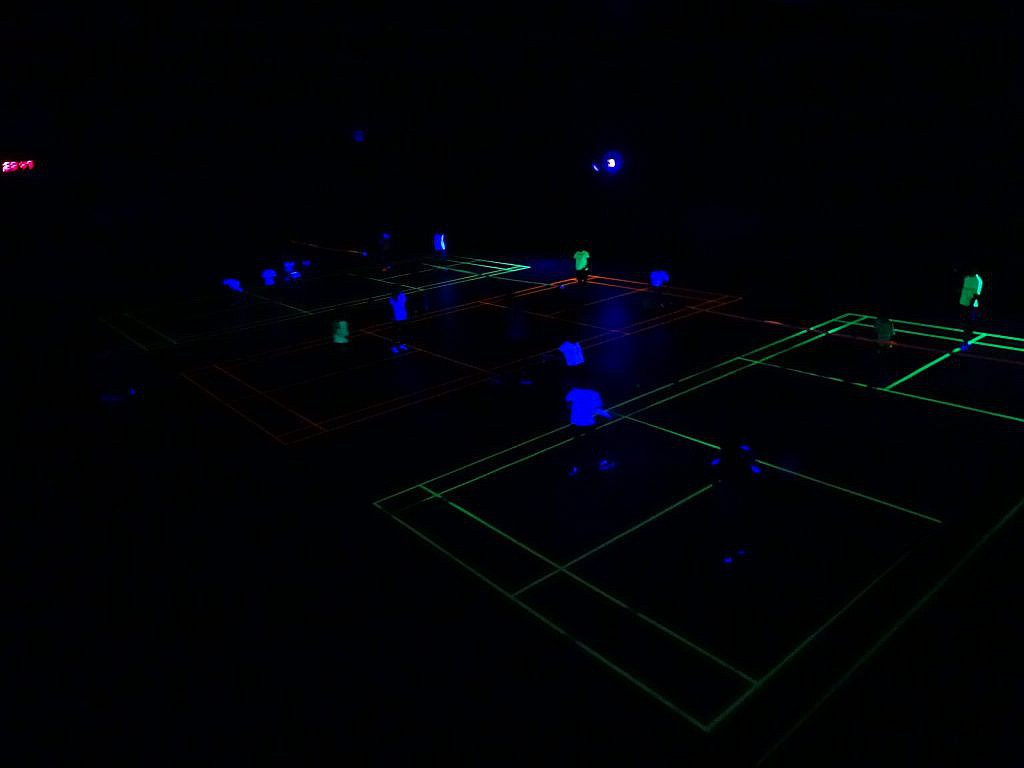 blacklight tournooi donker impressie